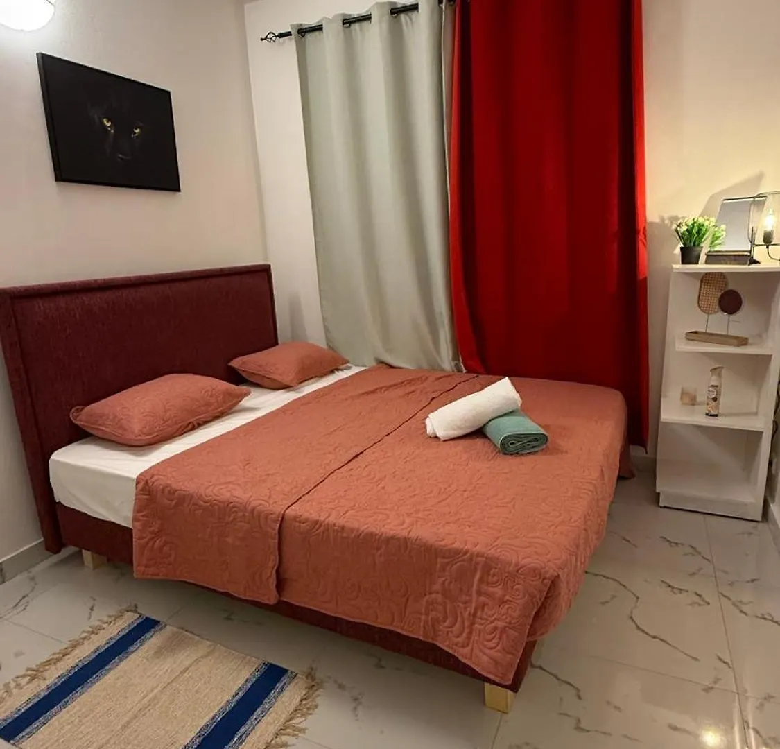 Abshome Dakar 0*,